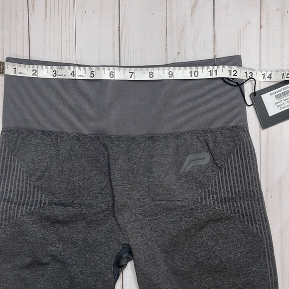NWT. Pursue Fitness ADAPT seamless shorts.  Size MEDIUM.  Color:  Blk Charcoal. - Picture 3 of 11